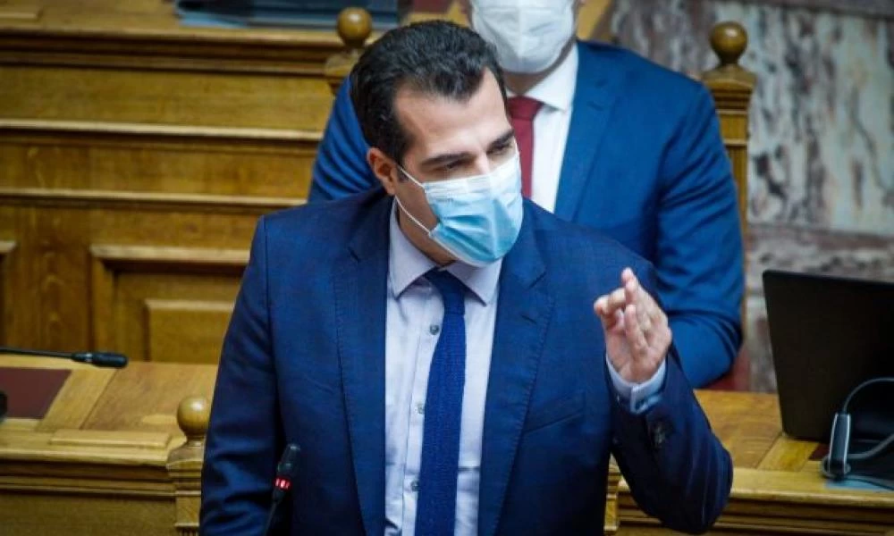 ''Σφαγή'' Πλεύρη-Τσακαλώτου στη Βουλή: «Πανδημία ανεμβολίαστων στις ΜΕΘ» - «Μην μου κουνάς το δάχτυλο»